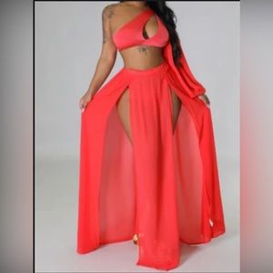 Sasha 2piece Maxi Skirt Set.Make a statement on vacation. You’ll love this 🏖️✈️